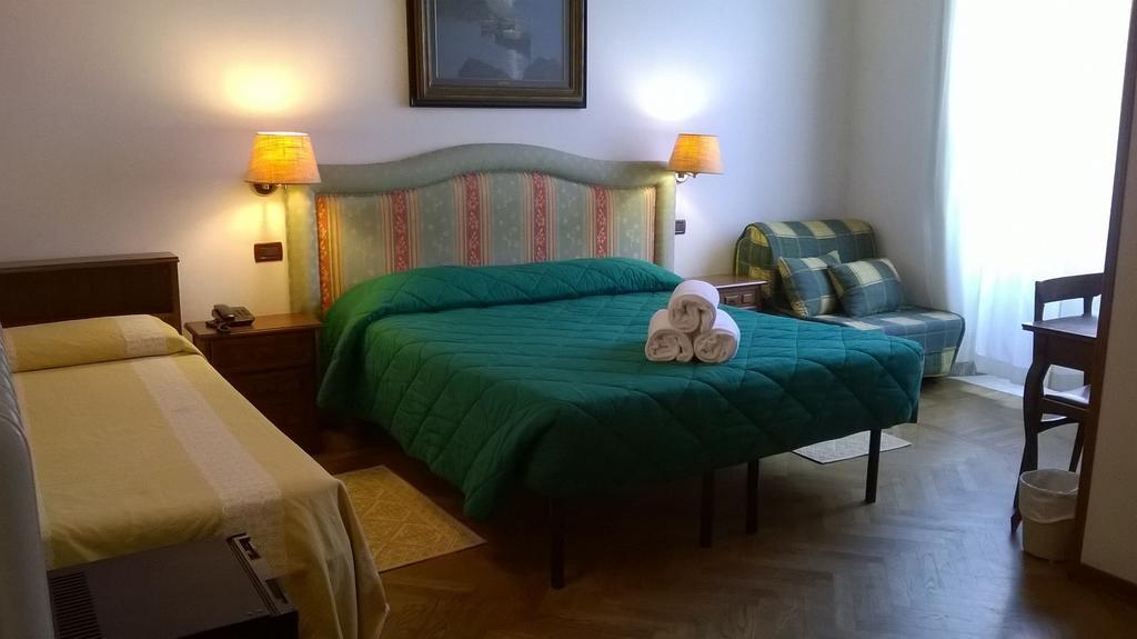 Hotel Ely Viareggio Pokój zdjęcie