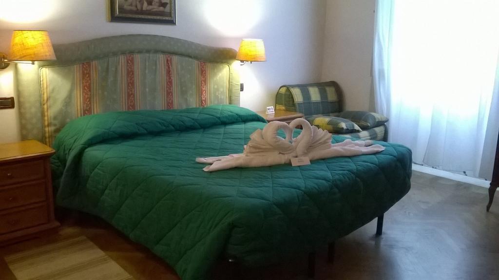 Hotel Ely Viareggio Pokój zdjęcie